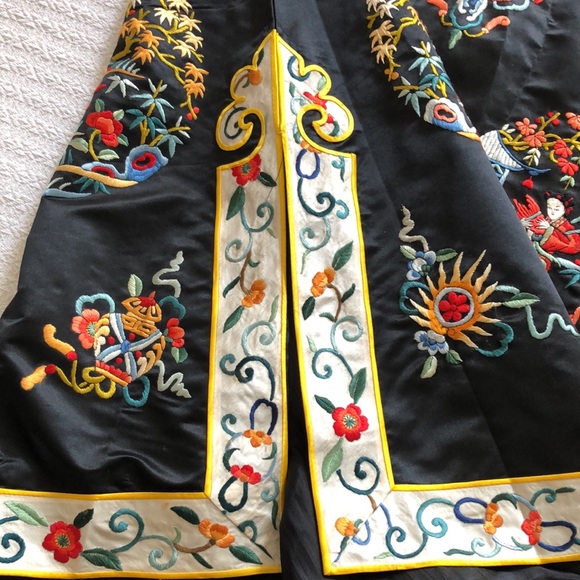 Vintage Silk Embroidered Jacket - Picture 11 of 11